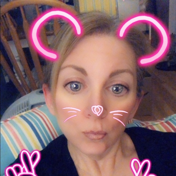 Meet your Posher, Colleen - Picture 2 of 4